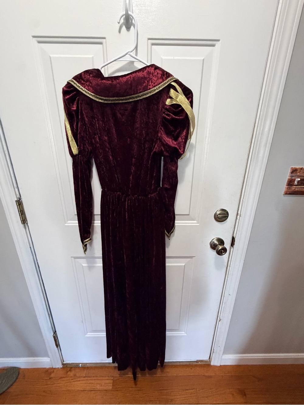 Maroon & Gold Tudor / Medieval Gown - Picture 5 of 5